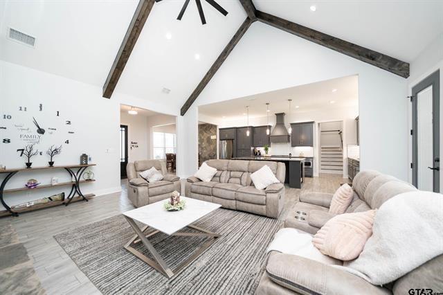 T QUEVADO - Residential