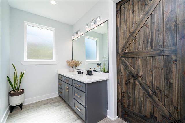 T QUEVADO - Residential