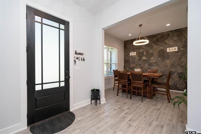 T QUEVADO - Residential