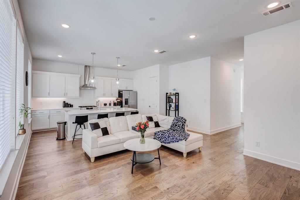 114 E Chester Court