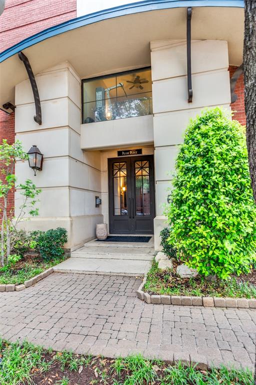 601 E 1st Street 220