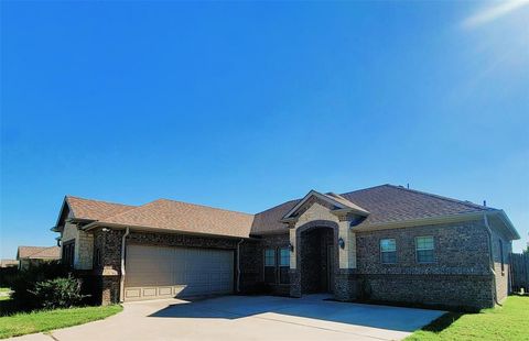 Photo of 621 Marybeth Drive, Burleson, TX 76028 (MLS # 21169849)