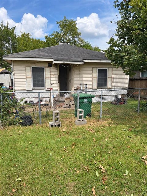 Photo of 7217 Cowart Street, Houston, TX 77020 (MLS # 21403019)
