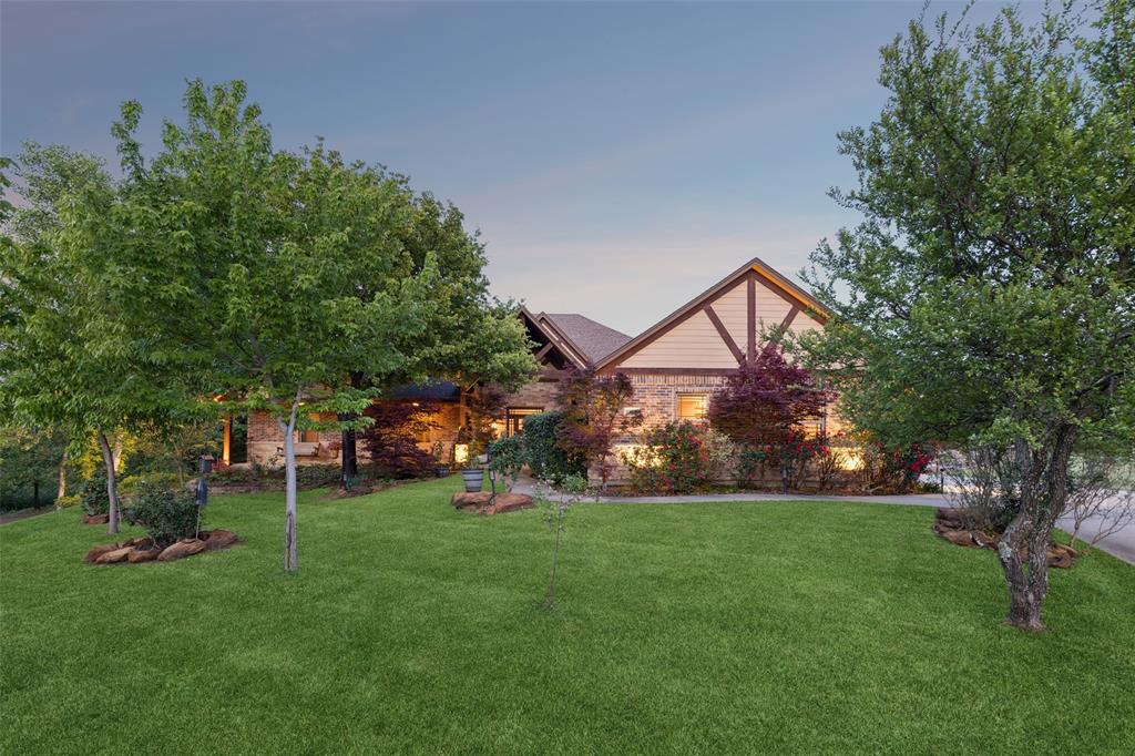 1402 Lakeview Boulevard