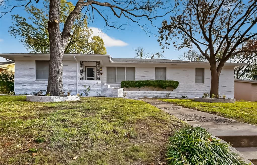 514 W Ridgewood Drive