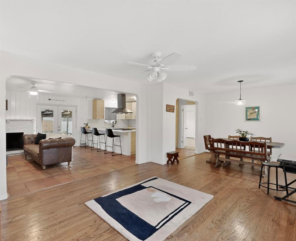 514 W Ridgewood Drive