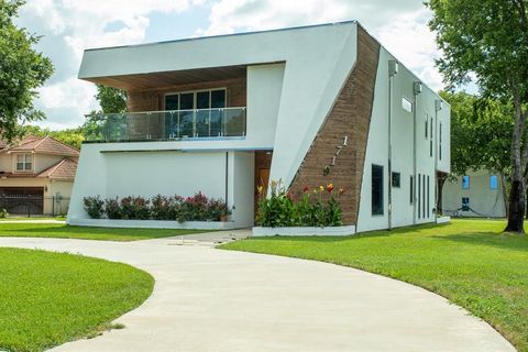 Photo of 1719 Right Field Court, Cedar Hill, TX 75104 (MLS # 21224763)