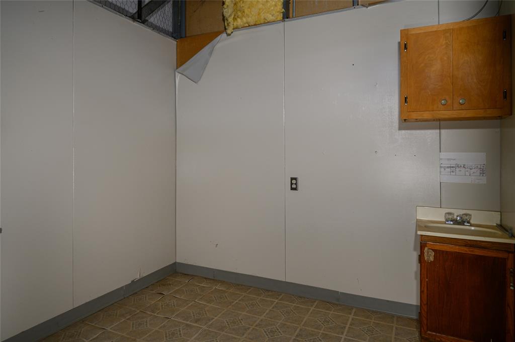 Fairmount Add - Commercial Sale