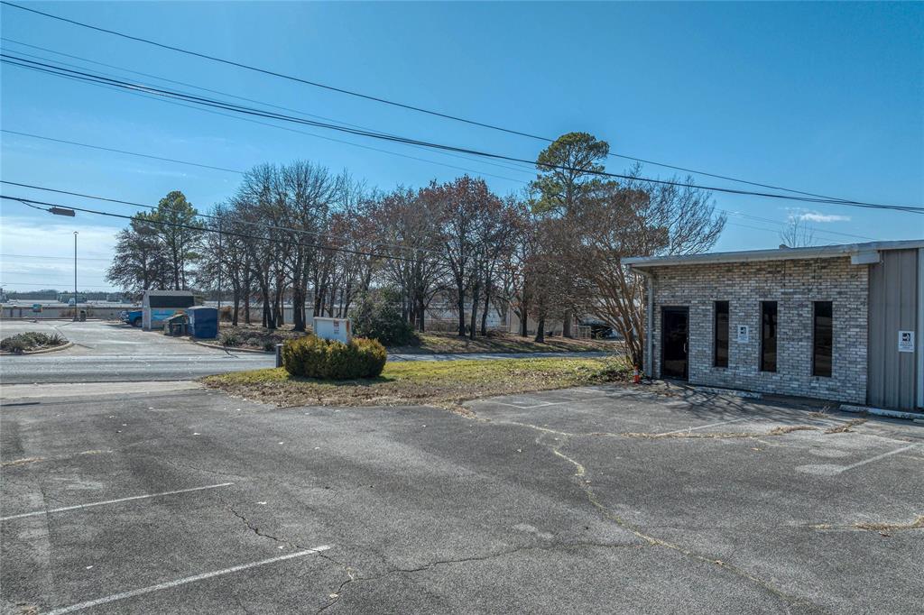 Fairmount Add - Commercial Sale