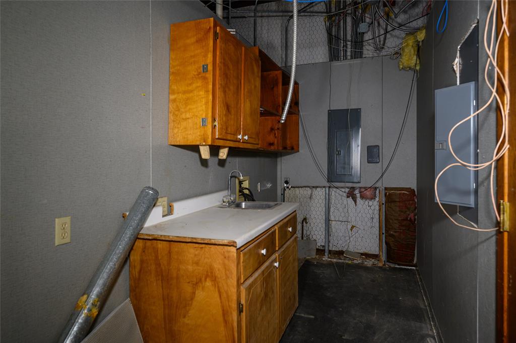 Fairmount Add - Commercial Sale