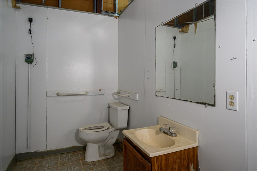 Fairmount Add - Commercial Sale