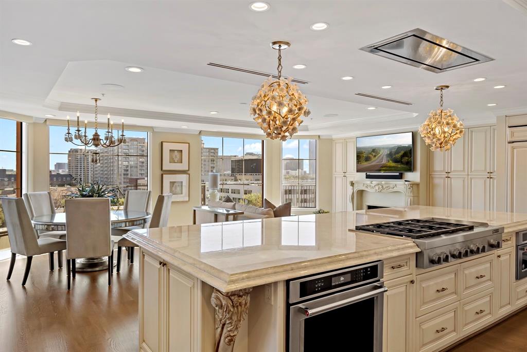 Plaza At Turtle Creek Residence Ph - Residential