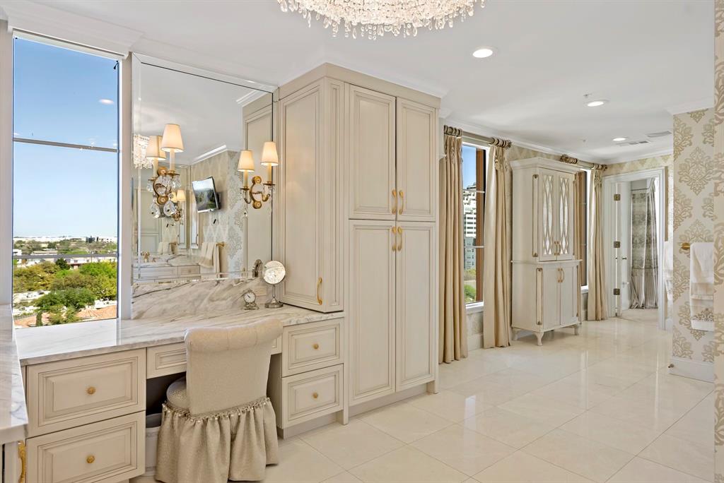 Plaza At Turtle Creek Residence Ph - Residential