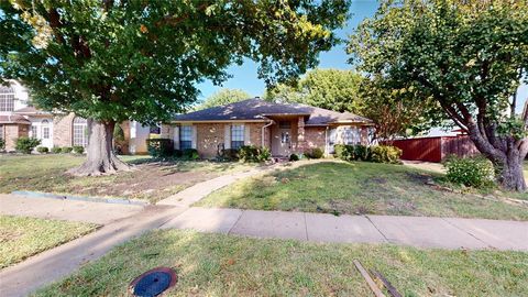 Tiny photo for 2842 Kingswood Drive, Garland, TX 75040 (MLS # 21101157)