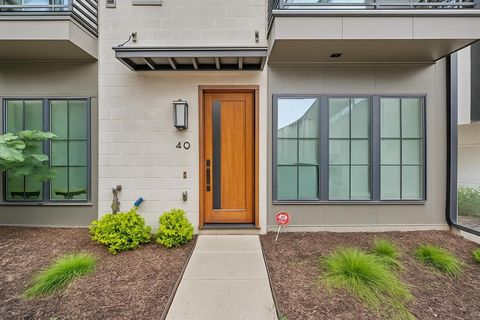 3200 Ross Avenue 40 Dallas TX 75204