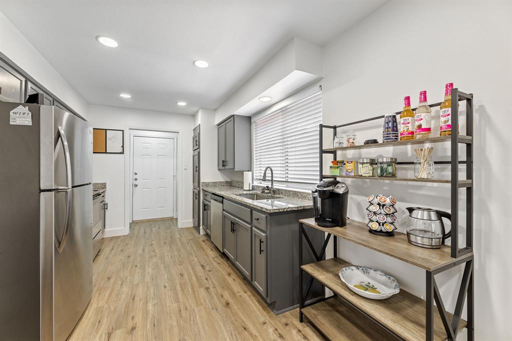 4349 Altamesa Boulevard