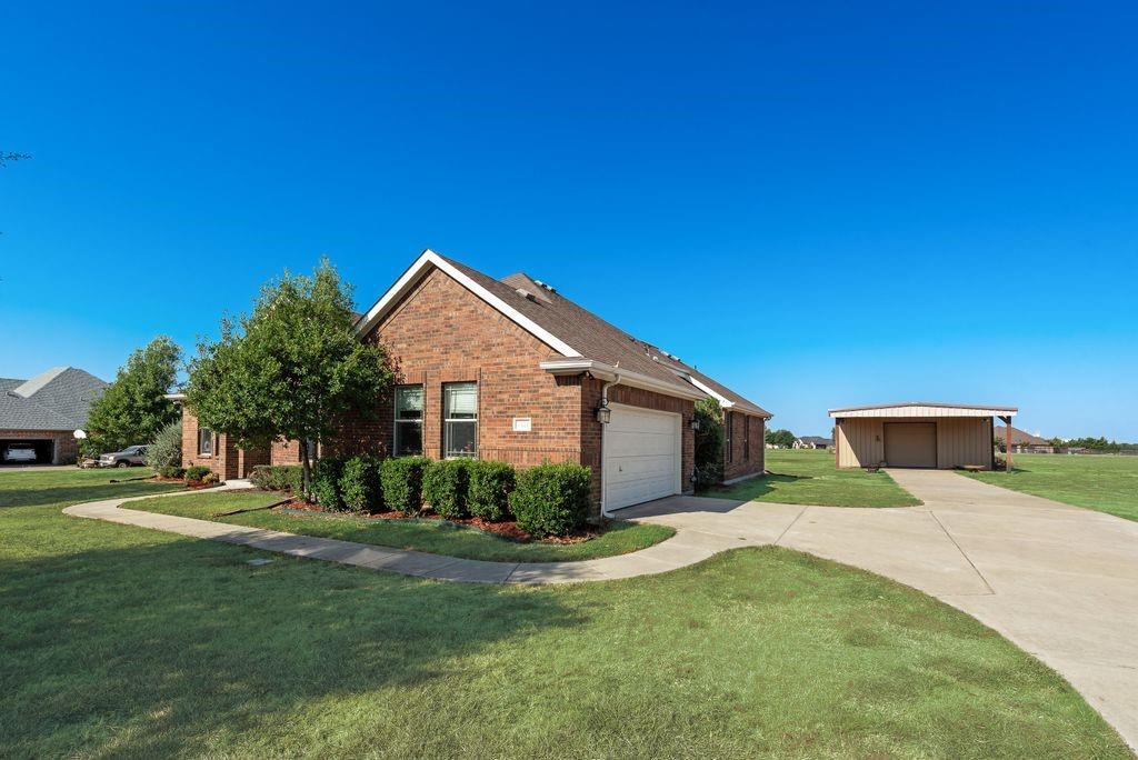 2121 N Mockingbird Lane