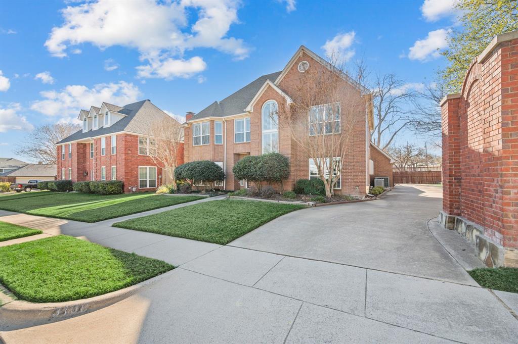 3100 Willow Creek Way