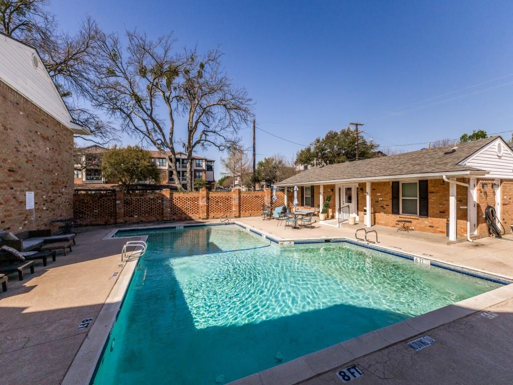 Sandhurst Manor - Residential