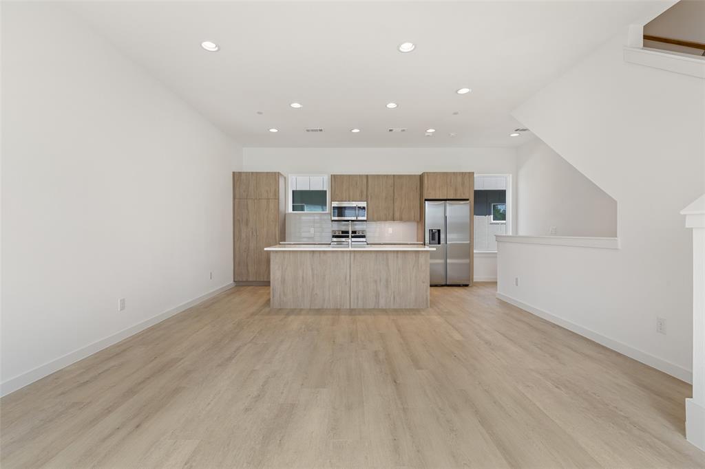 4911 Belmont Avenue 4