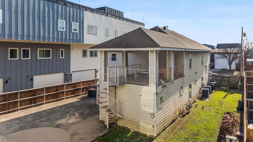 Holmes - Residential