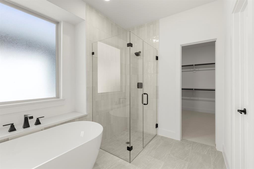 Valencia On The Lake - Residential