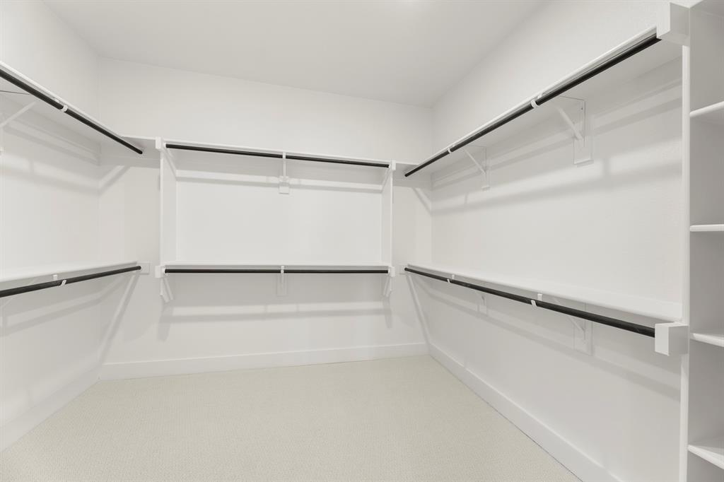 Valencia On The Lake - Residential