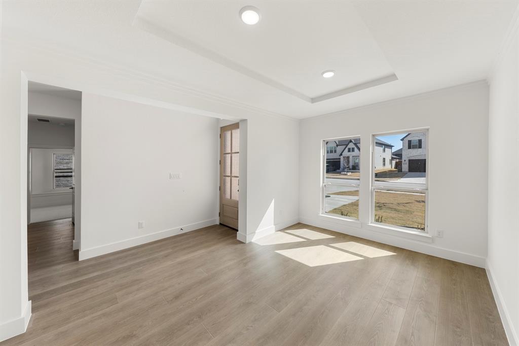 Valencia On The Lake - Residential