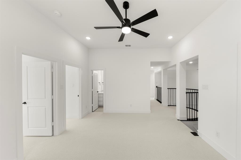 Valencia On The Lake - Residential