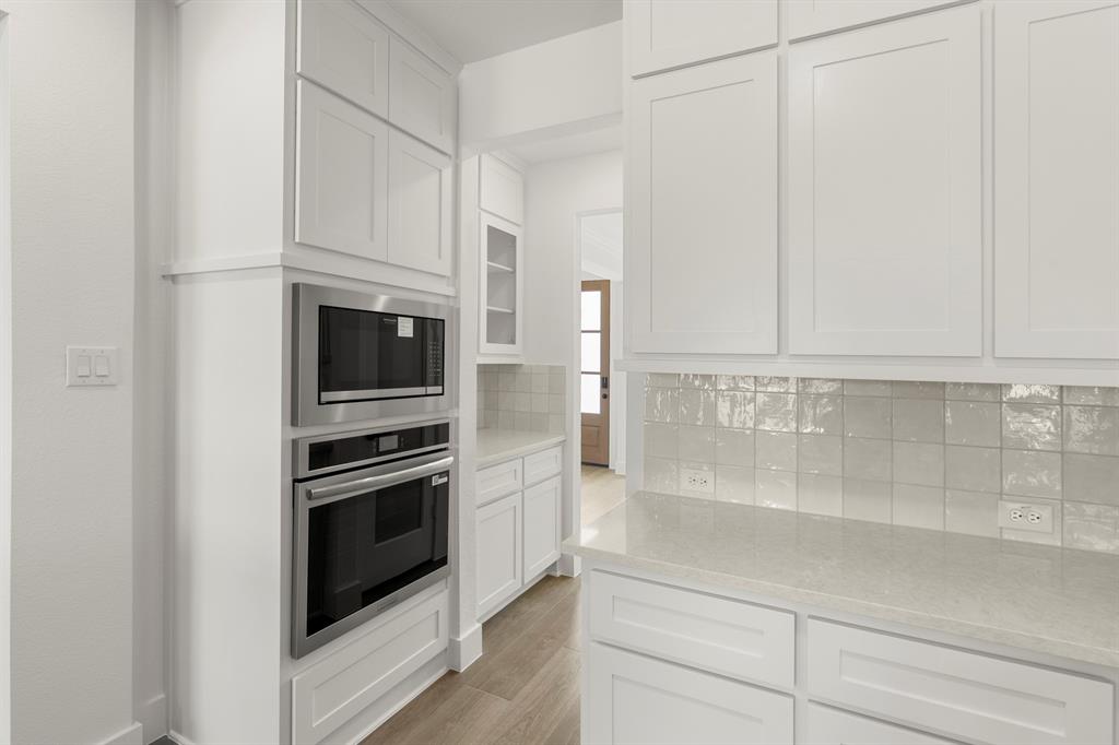 Valencia On The Lake - Residential