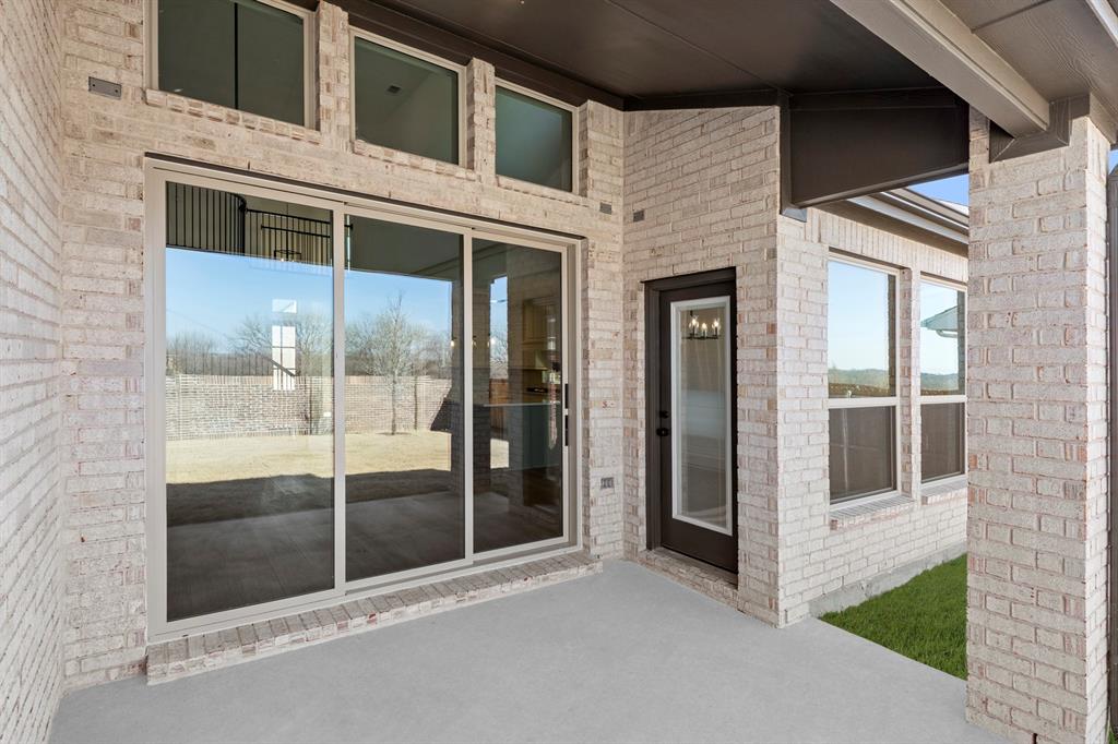 Valencia On The Lake - Residential