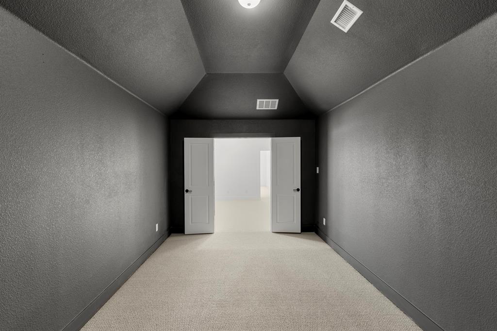 Valencia On The Lake - Residential