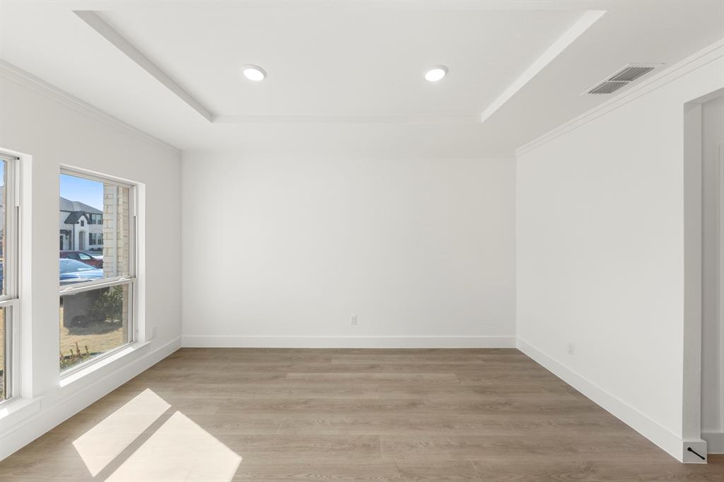 Valencia On The Lake - Residential