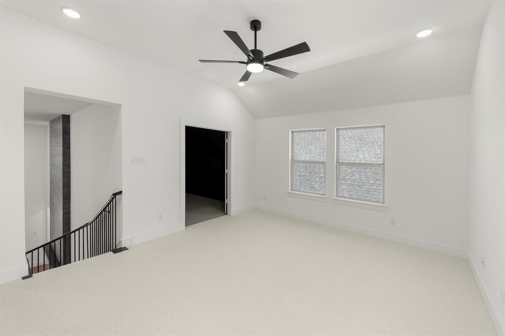 Valencia On The Lake - Residential