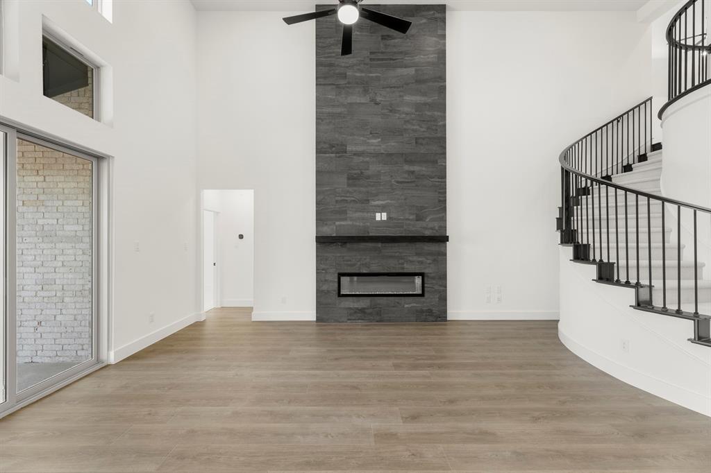 Valencia On The Lake - Residential