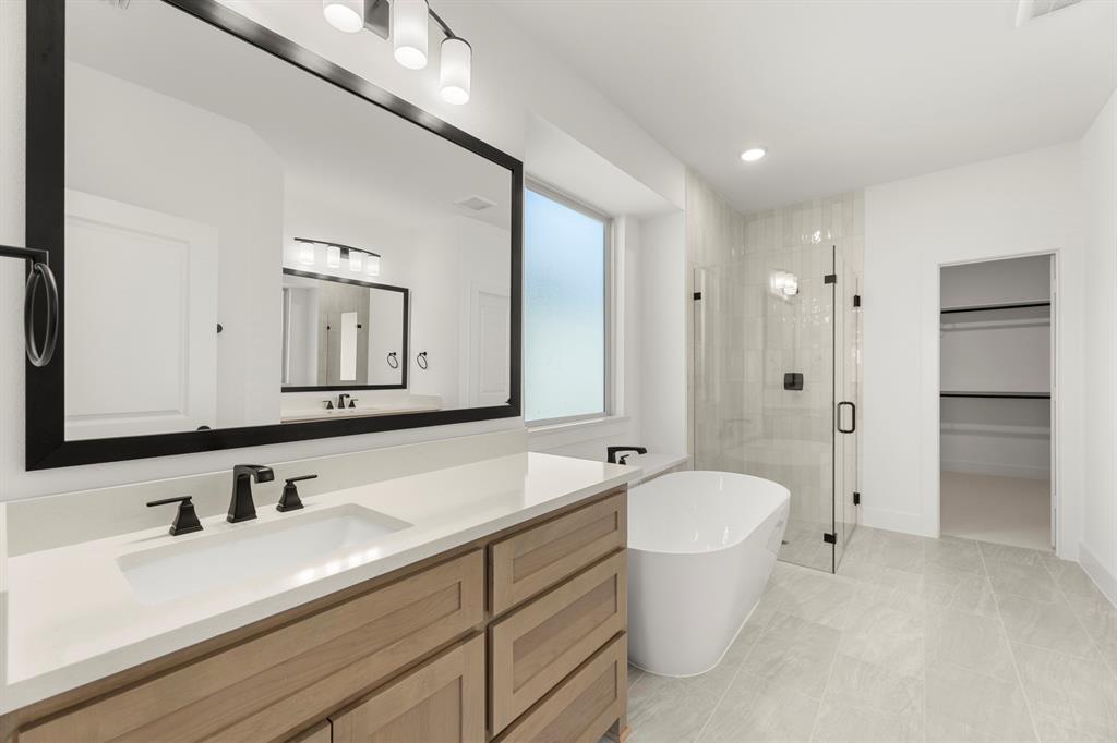 Valencia On The Lake - Residential