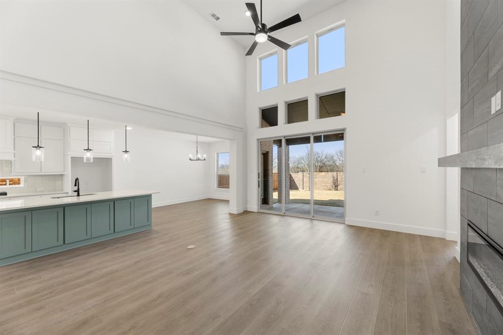 Valencia On The Lake - Residential