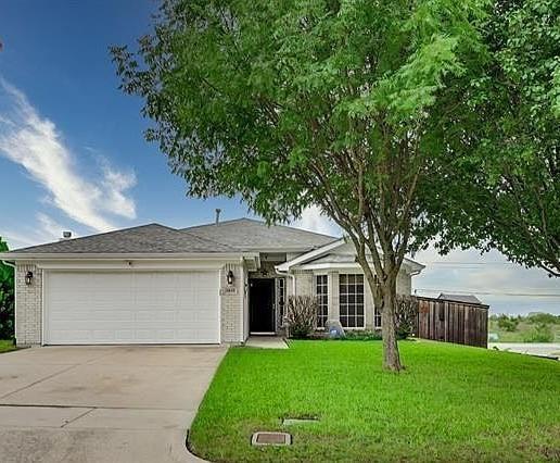 Photo 1 of 16 — 2633 Trabuco Canyon Road, Fort Worth, TX 76108
