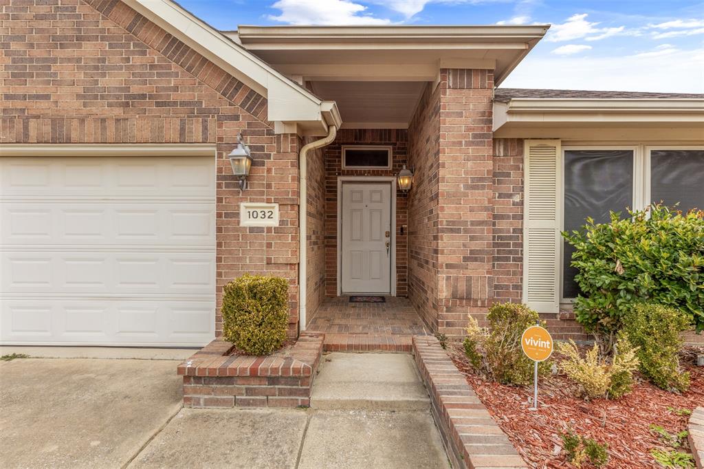 1032 Bending Oak Drive