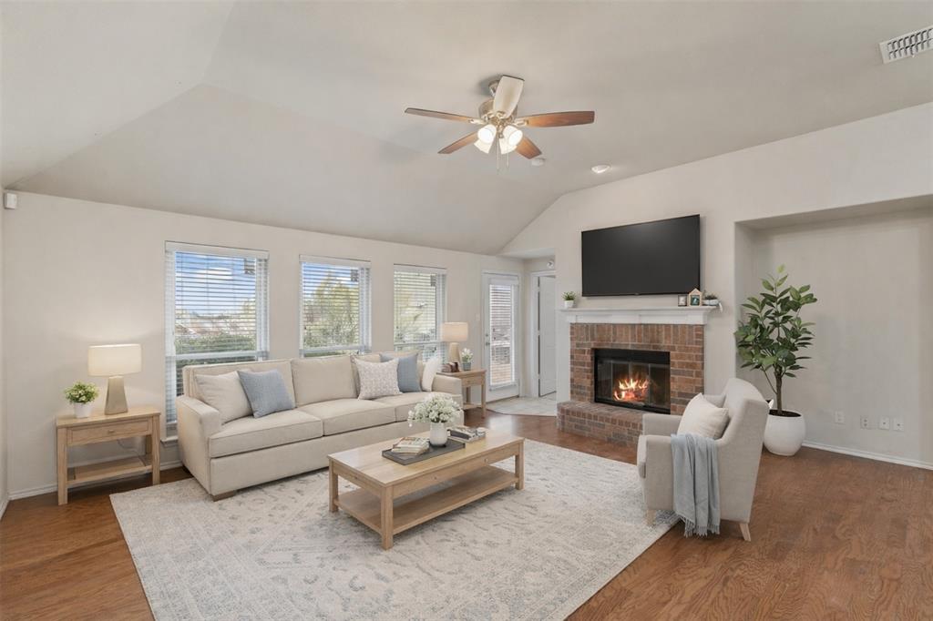 1032 Bending Oak Drive