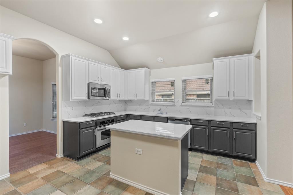 1032 Bending Oak Drive