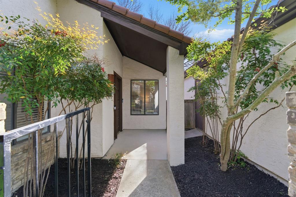 Lifescape Villas On Midway A Condo - Residential