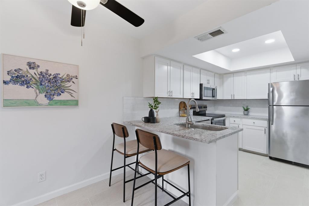 Lifescape Villas On Midway A Condo - Residential