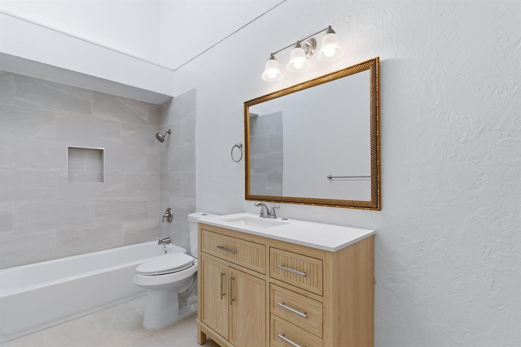 Lifescape Villas On Midway A Condo - Residential