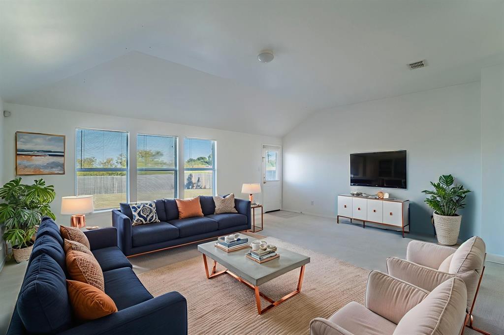 6333 Pool View Drive