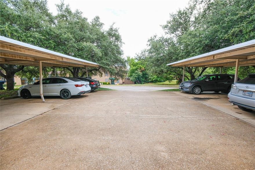 Charming and spacious 3-bedroom, 2.5-bath home featuring an open-concept kitchen and dining area with granite countertops and included kitchen appliances. Enjoy the convenience of washer and dryer connections and an abundance of natural light throughout. Nestled among large, mature trees, this home offers both comfort and character. Ideally located just minutes from Downtown Fort Worth, 7th Street, the Botanical Gardens, and the Trinity River trails.