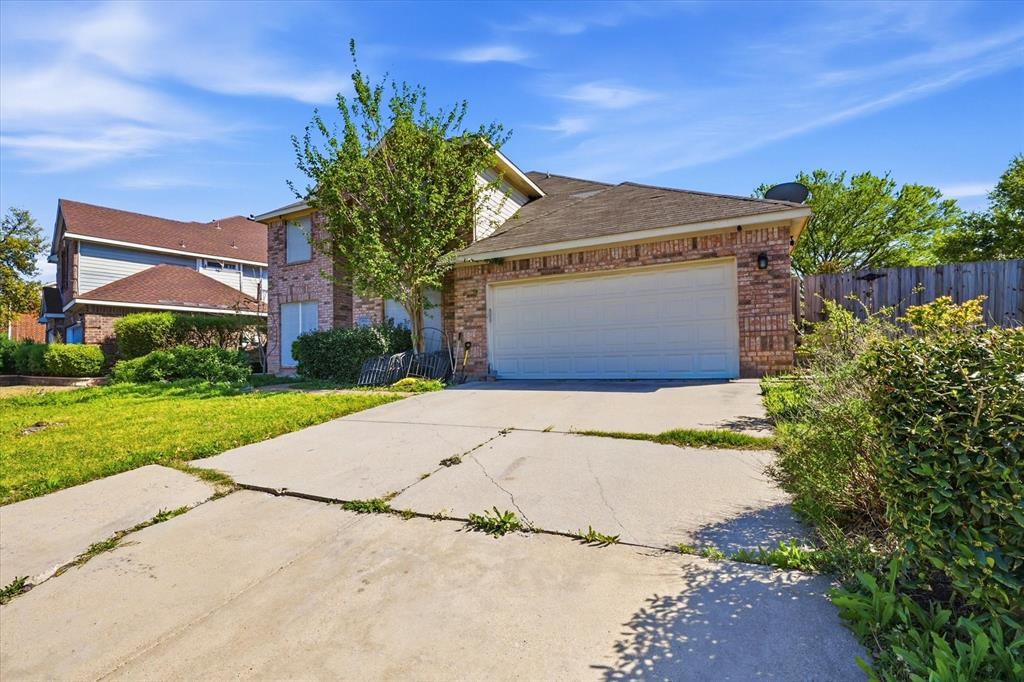 Photo of 2831 Atrium Drive, Grand Prairie, TX 75052 (MLS # 21213812)