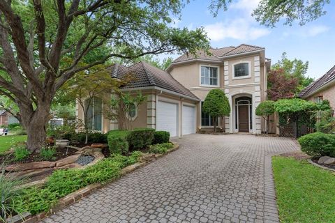 Photo of 17 Woodcreek Lane, Frisco, TX 75034 (MLS # 21263101)