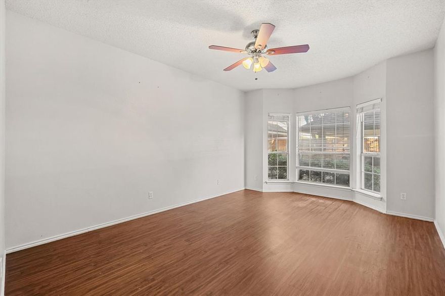 Great location! This first floor condo is conveniently located near 635, Medical City Dallas and the White Rock Creek trails. It's priced to sell and would be a great fit for an investor or someone who is ready to stop renting and own.