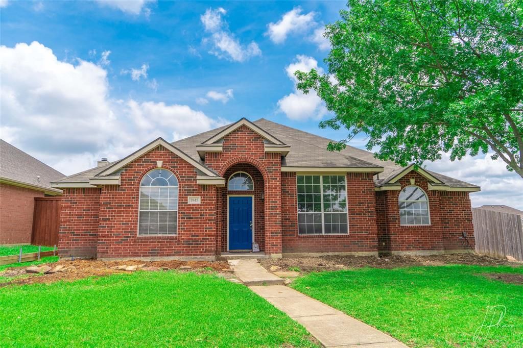 Photo of 1945 Clifton Drive, Mesquite, TX 75149 (MLS # 21017914)
